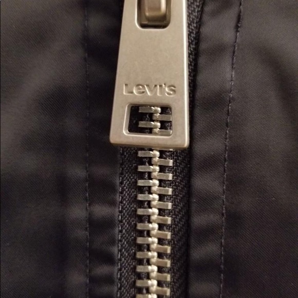 Levi’s Windbreaker Jacket - Picture 5 of 11